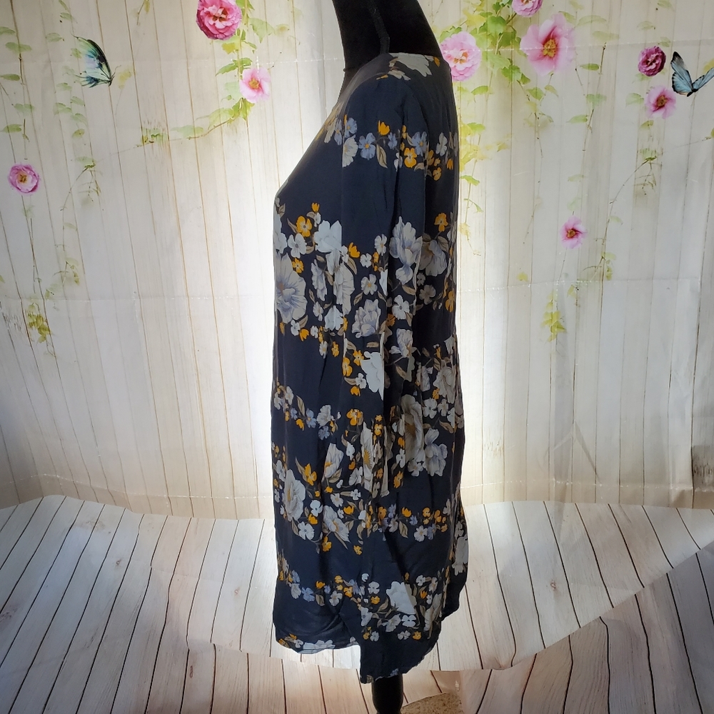 Old Navy gray floral dress bell sleeve 3/4… - Picture 3 of 7